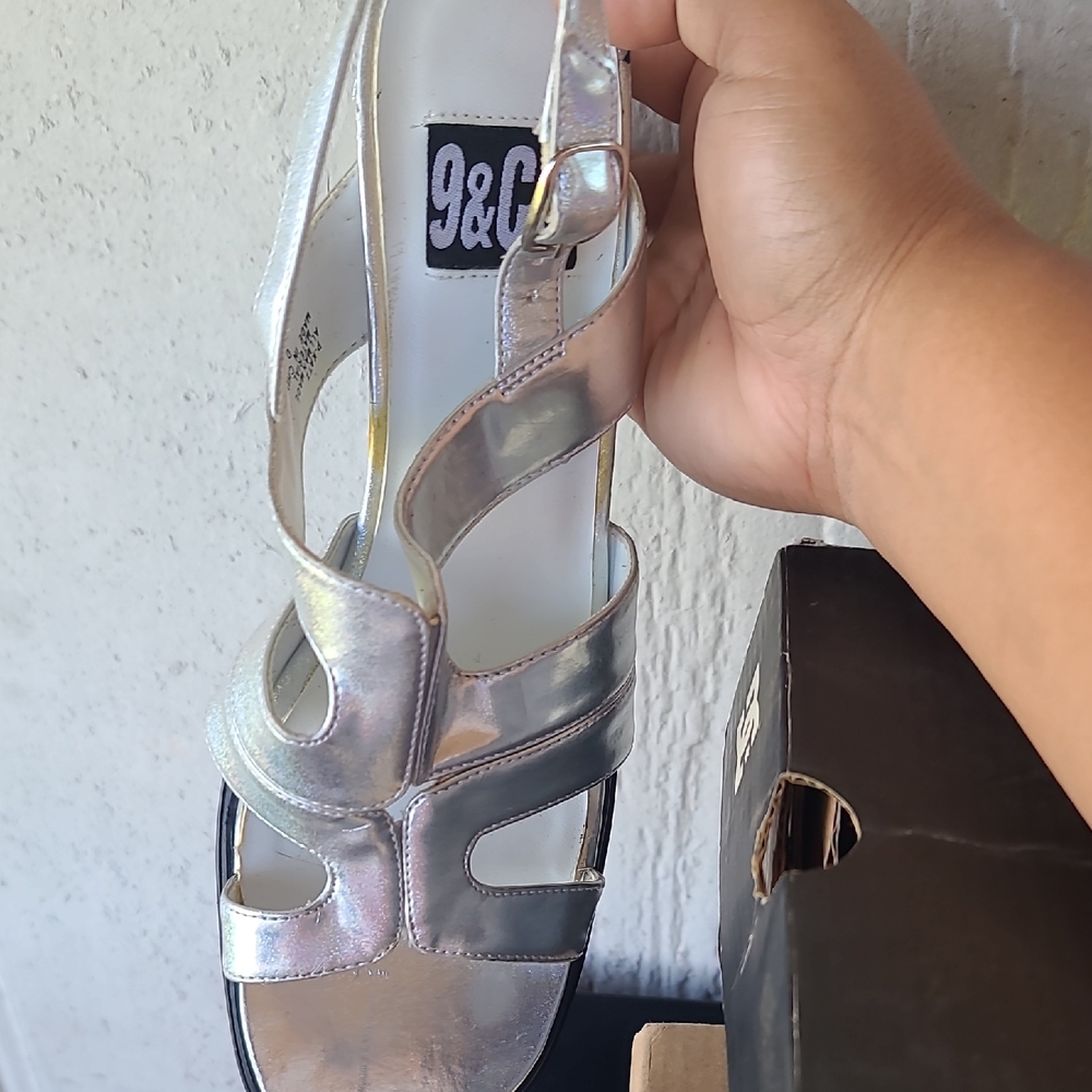 9 & Co. Women's Silver Sandals